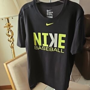 Nike Black and Yellow Short Sleeve Tee